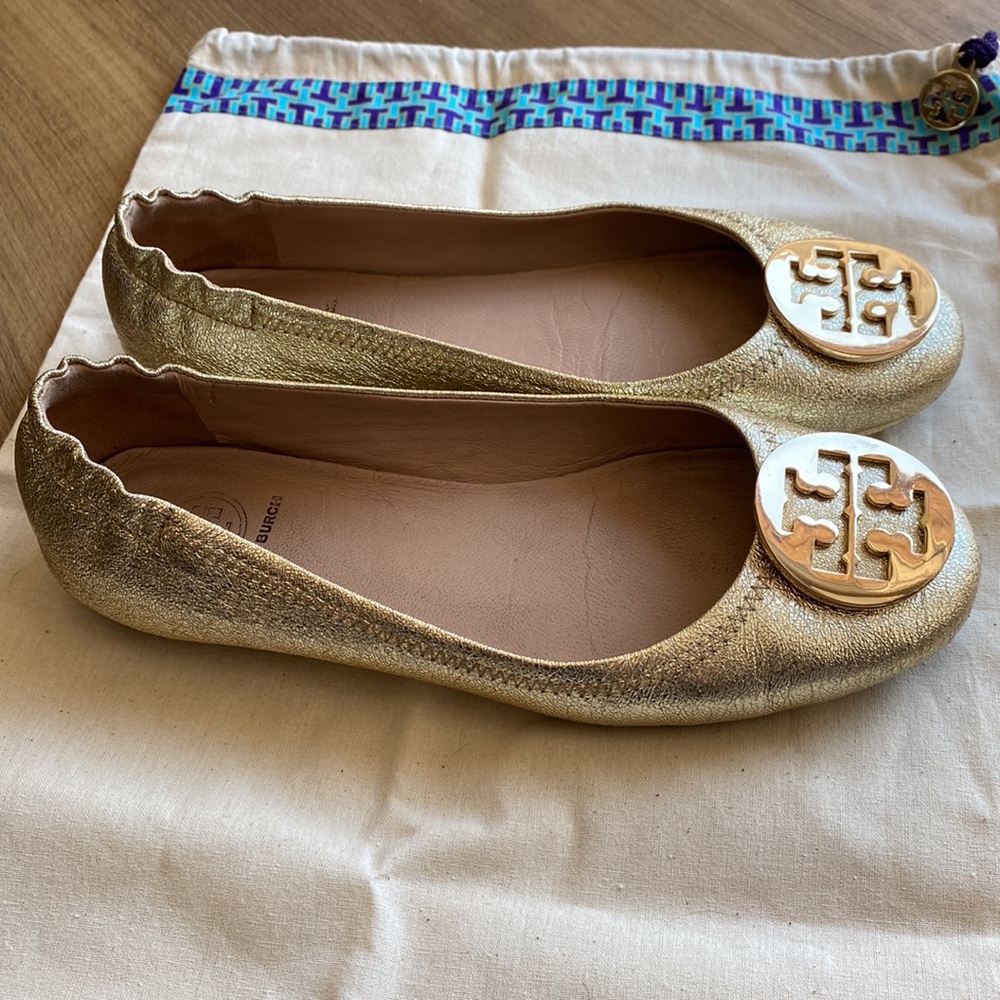 Tory Burch Gold logo flats size 7